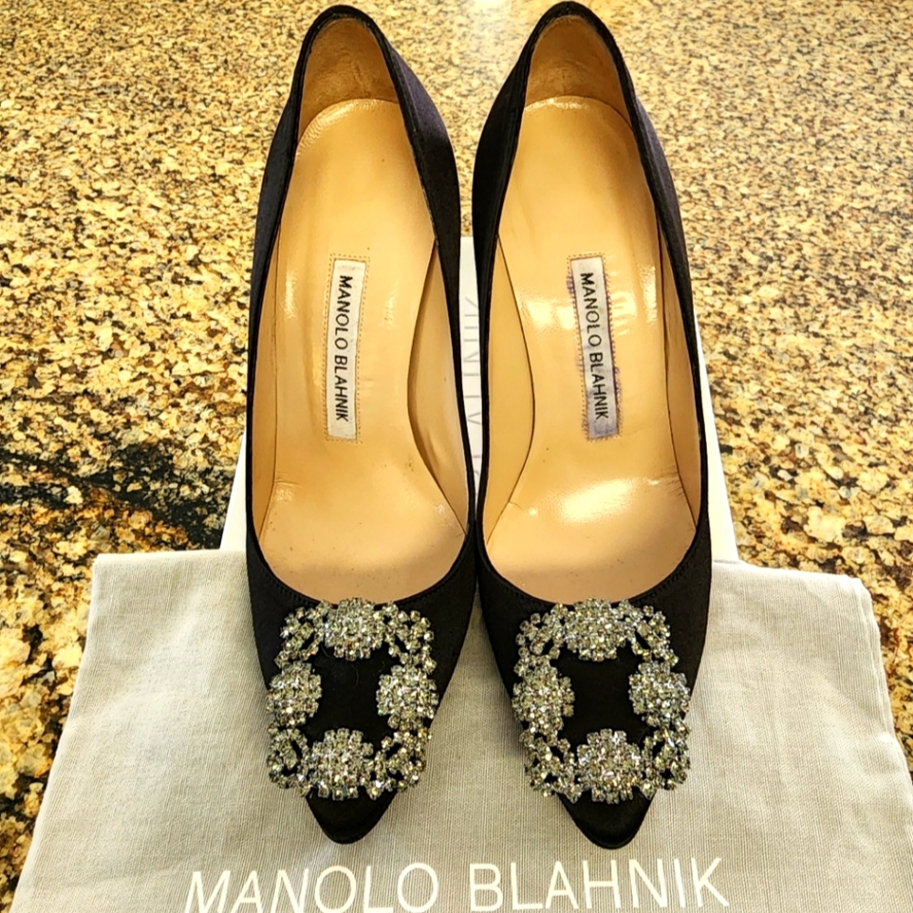 Manolo Blahnik Hangisi 105 black size 36